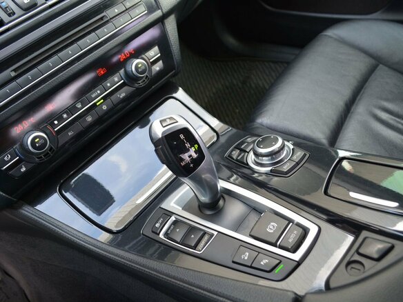 2012 BMW 5 серии 528i xDrive VI (F10/F11/F07), белый - вид 9