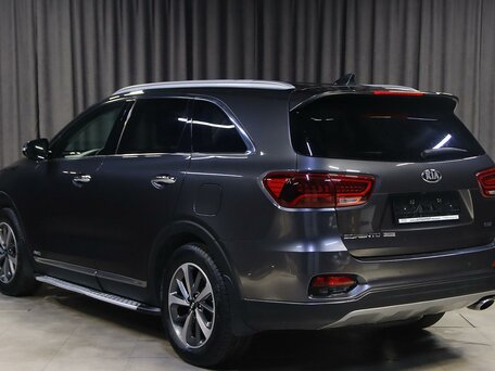 2018 Kia Sorento III Prime Рестайлинг, серый, 2049000 рублей, вид 4