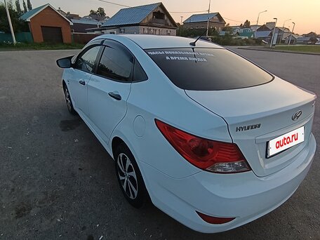 2011 Hyundai Solaris I, белый, 620000 рублей, вид 4