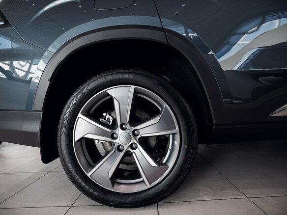 2026 Geely Okavango I Рестайлинг, серый - вид 4