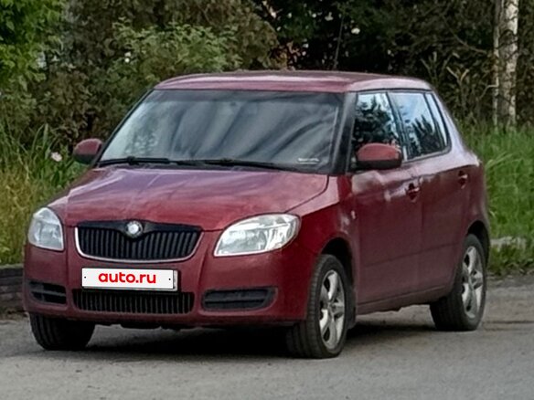 2008 Skoda Fabia II, красный
