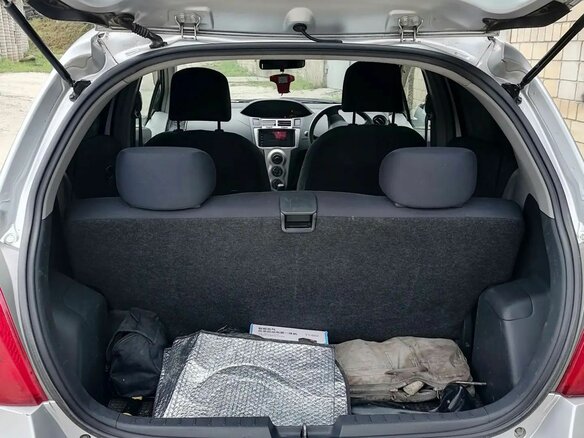 2010 Toyota Vitz II (XP90), серый, 490000 рублей - вид 9