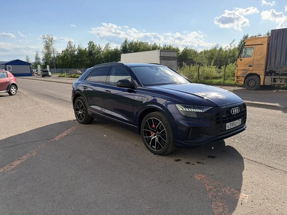 2021 Audi Q8 45 TDI I (4M), синий, 7950000 рублей - вид 5