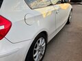 2011 BMW 1 серии 116i I (E81/E82/E87/E88) Рестайлинг, белый, 700000 рублей - вид 3