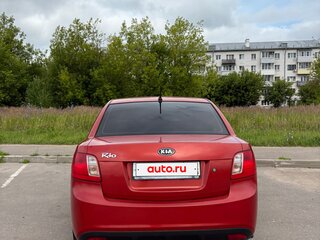 2011 Kia Rio II Рестайлинг, красный, 600000 рублей, вид 4