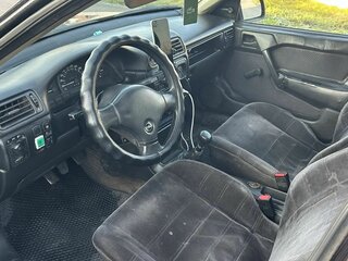 1991 Opel Vectra KAT A, красный, 85000 рублей, вид 4