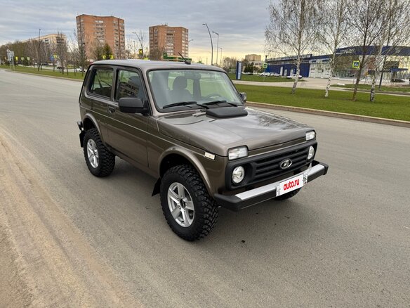 2024 Lada (ВАЗ) Niva Legend I, коричневый, 1600000 рублей - вид 2