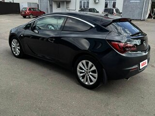 2013 Opel Astra GTC J Рестайлинг, чёрный, 899000 рублей, вид 3