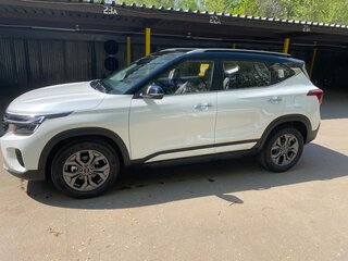 2024 Kia Seltos I Рестайлинг, белый, 2750000 рублей, вид 4
