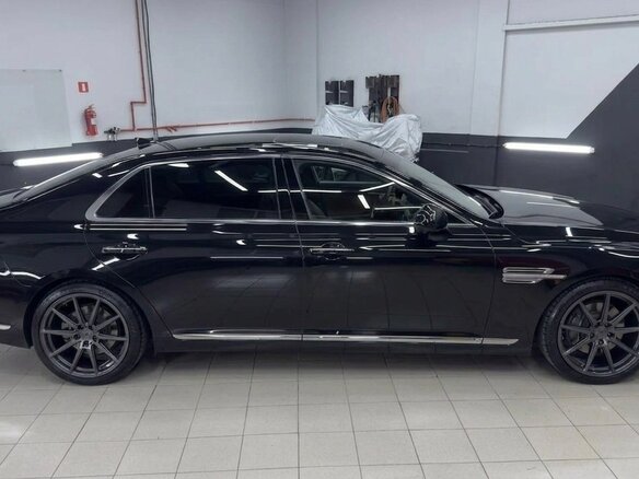 2020 Genesis G90 I Рестайлинг, чёрный, 4900000 рублей