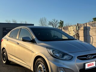 2011 Hyundai Solaris I, серебристый, 650000 рублей, вид 1