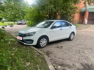2025 Lada (ВАЗ) Vesta I Рестайлинг (NG), белый, 1390000 рублей, вид 1