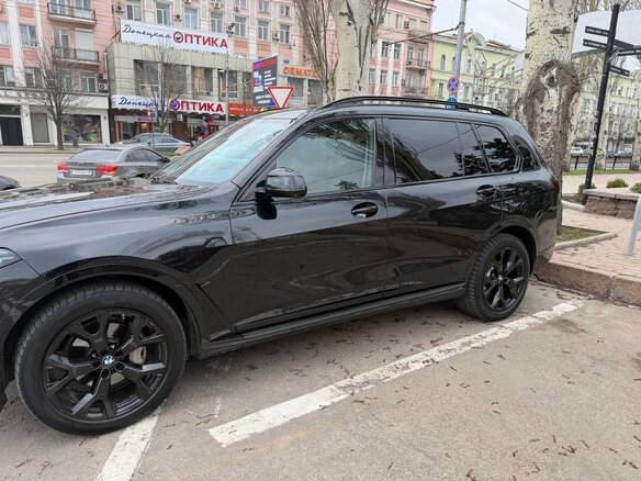 2020 BMW X7 40i I (G07), чёрный, 7000000 рублей - вид 6