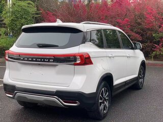 2022 Forthing T5 I Рестайлинг, белый, 985000 рублей, вид 4
