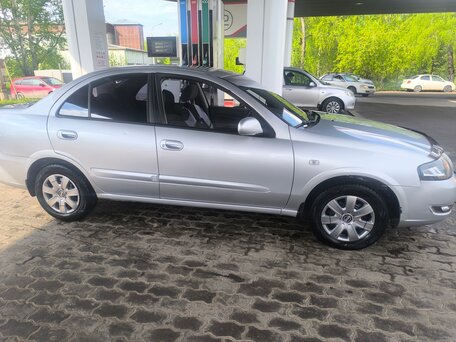 2011 Nissan Almera Classic I, серебристый, 800000 рублей, вид 3