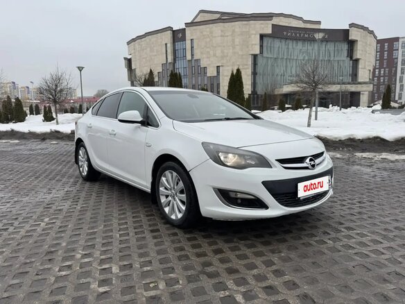 2014 Opel Astra J Рестайлинг, белый, 750000 рублей - вид 2