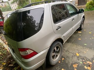 1998 Mercedes-Benz M-Класс 320 I (W163), серебристый, 349300 рублей, вид 5