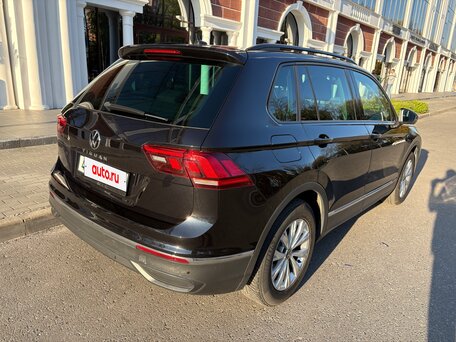2021 Volkswagen Tiguan II Рестайлинг, чёрный, 2400000 рублей, вид 2