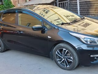 2016 Kia Ceed II Рестайлинг, чёрный, 920000 рублей, вид 3