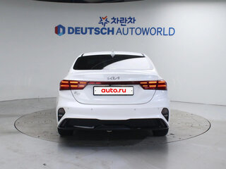 2021 Kia K3 II Рестайлинг, белый, 1350000 рублей, вид 3