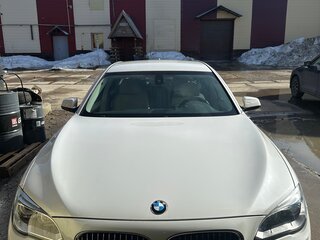2012 BMW 7 серии Long 750Li xDrive V (F01/F02/F04), белый, 2200000 рублей, вид 5