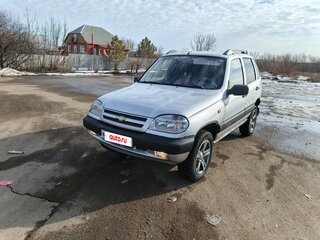 2004 Chevrolet Niva I, серебристый, 280000 рублей, вид 3