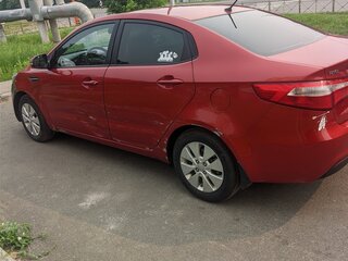 2013 Kia Rio 4-speed III, красный, 700000 рублей, вид 4