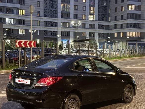 2013 Hyundai Solaris I, чёрный - вид 3