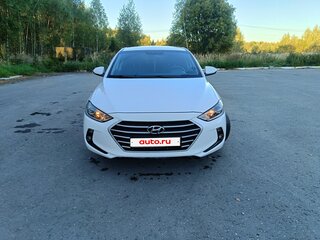 2017 Hyundai Elantra VI (AD), белый, 1150000 рублей, вид 1