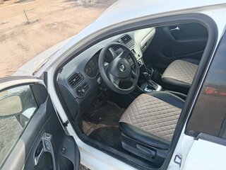 2018 Volkswagen Polo V Рестайлинг, жёлтый, 310000 рублей, вид 4