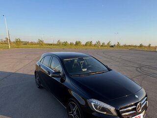 2014 Mercedes-Benz A-Класс 180 III (W176), чёрный, 1590000 рублей, вид 2