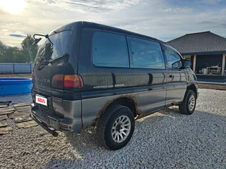 1997 Mitsubishi Delica IV, чёрный, 420000 рублей, вид 3