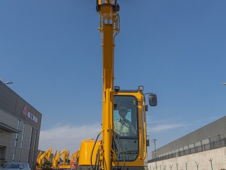 2026 LGCE ER636F, жёлтый, 4100000 рублей, вид 4