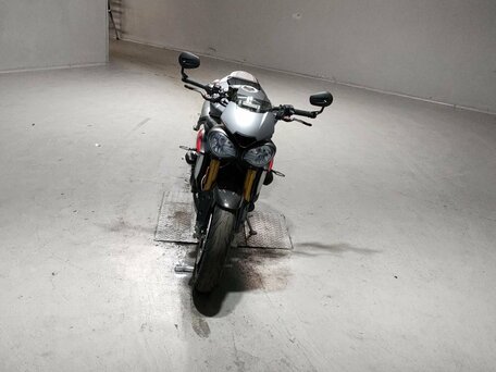 2018 Triumph Speed Triple, серый, 895000 рублей, вид 4