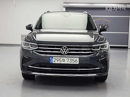 2023 Volkswagen Tiguan II Рестайлинг, серый, 3050000 рублей, вид 2