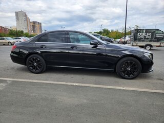 2018 Mercedes-Benz E-Класс 200 V (W213, S213, C238), чёрный, 2000000 рублей, вид 4