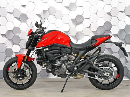 2021 Ducati Monster 937, красный, 819000 рублей, вид 3