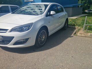 2013 Opel Astra J Рестайлинг, белый, 780000 рублей, вид 2
