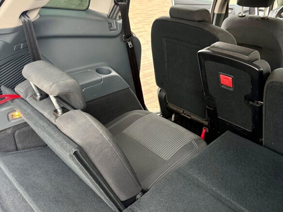 2012 Ford C-MAX II, белый, 1000000 рублей - вид 8