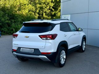 2021 Chevrolet TrailBlazer III, белый, 1730000 рублей, вид 4