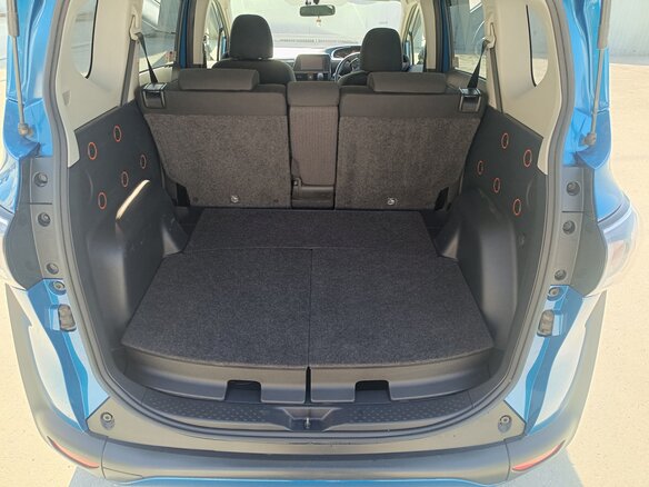 2019 Toyota Sienta II Рестайлинг, синий, 1300000 рублей - вид 9