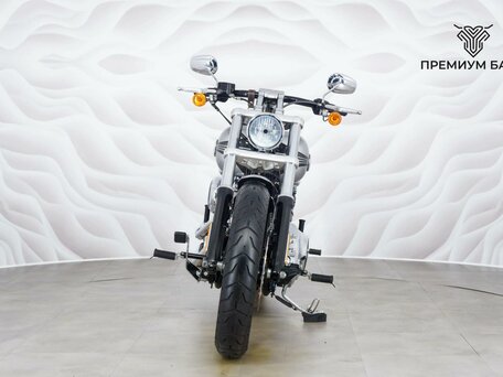 2015 Harley-Davidson Breakout, серебристый, 1525000 рублей, вид 4