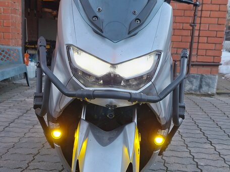2022 Yamaha NMAX, серебристый, 420000 рублей, вид 1
