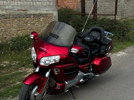 2000 Honda GL 1800 Gold Wing, красный, 1000000 рублей, вид 2