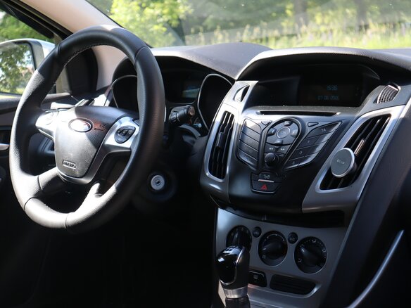 2014 Ford Focus III, серебристый, 625000 рублей - вид 10