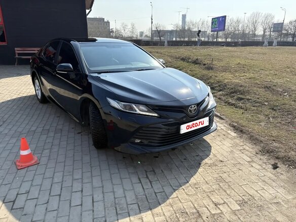 2020 Toyota Camry VIII (XV70), чёрный, 2400000 рублей - вид 9
