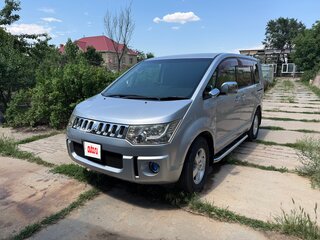 2007 Mitsubishi Delica D:5 I, серебристый, 1800000 рублей, вид 2