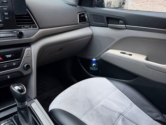 2016 Hyundai Elantra VI (AD), синий, 980000 рублей - вид 8