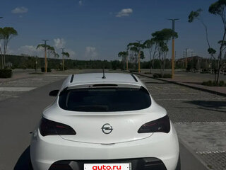 2013 Opel Astra GTC J Рестайлинг, белый, 900000 рублей, вид 4
