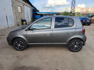 2002 Toyota Vitz I (P10), серый, 370000 рублей, вид 2
